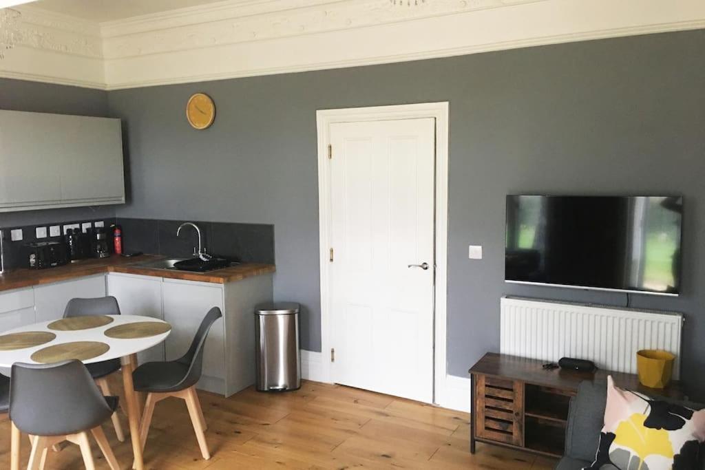 Stylish 2 Bed Apart In The Heart Of North Norfolk นอร์ทวัลชัม ภายนอก รูปภาพ