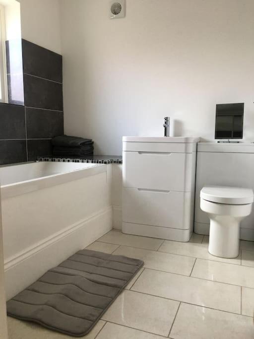 Stylish 2 Bed Apart In The Heart Of North Norfolk นอร์ทวัลชัม ภายนอก รูปภาพ